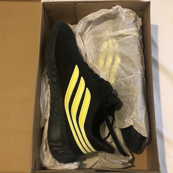 Adidas - Picture 2 of 3